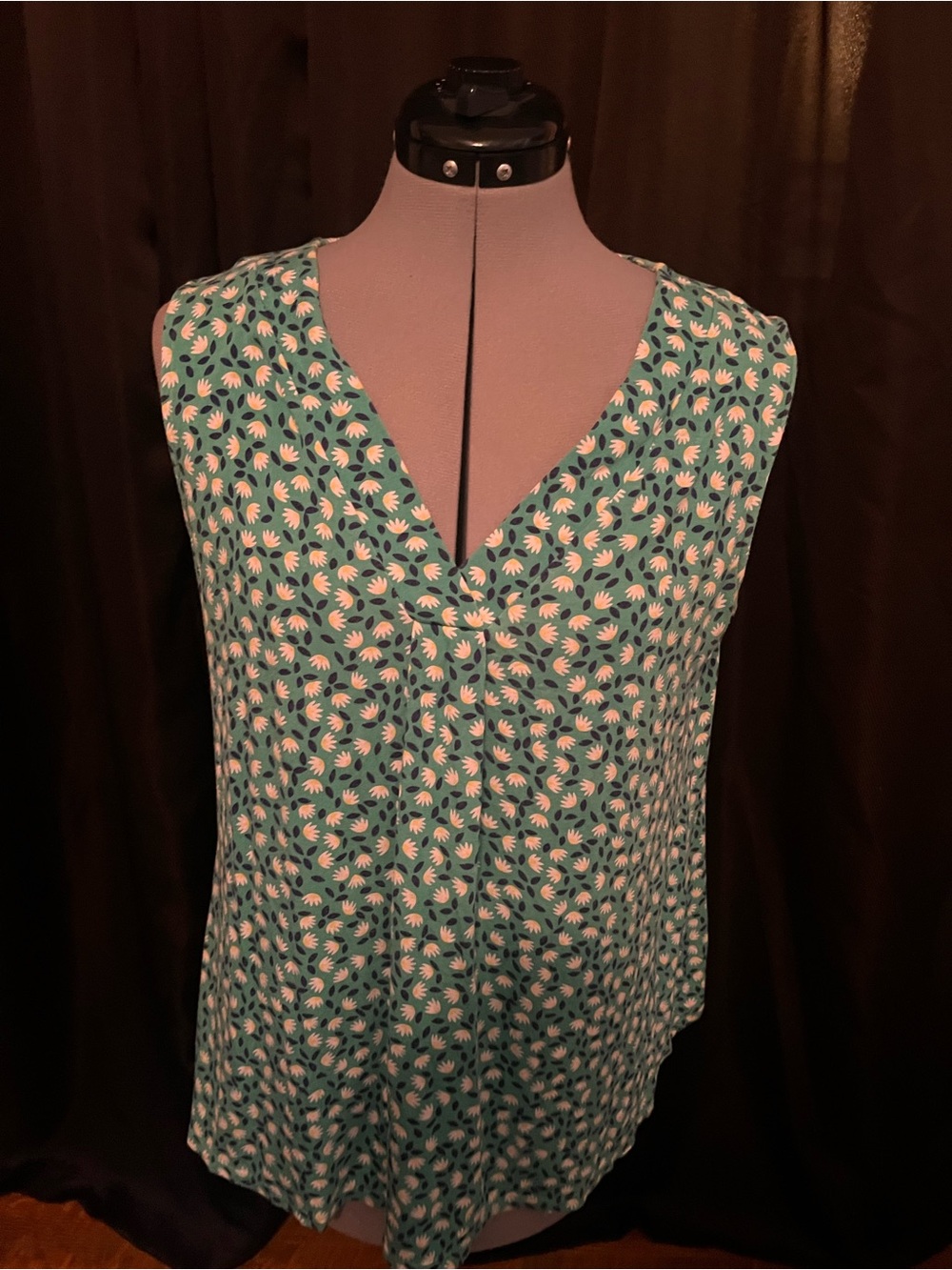Sleeveless V-Neck Teal Floral Shell Top